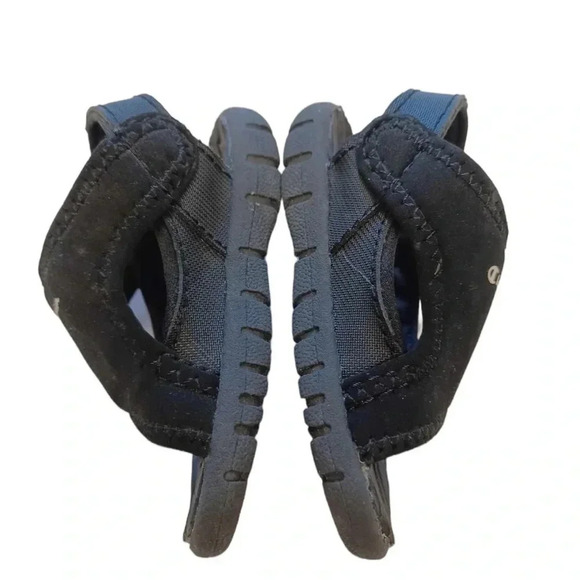 Champion Black Round Toe Velcro Sandals Size  3W - Picture 3 of 8